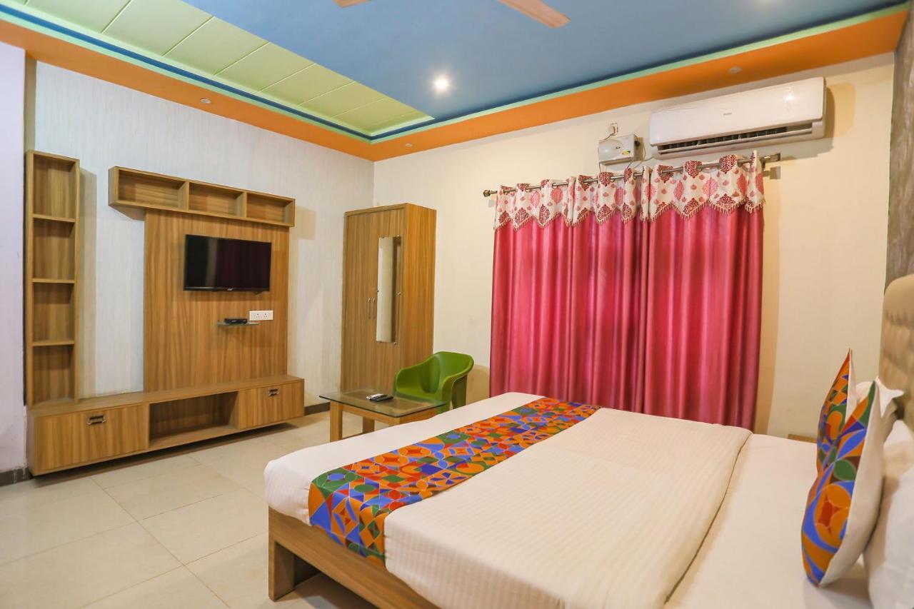 Fabhotel Kriti Green Varanasi Exteriör bild
