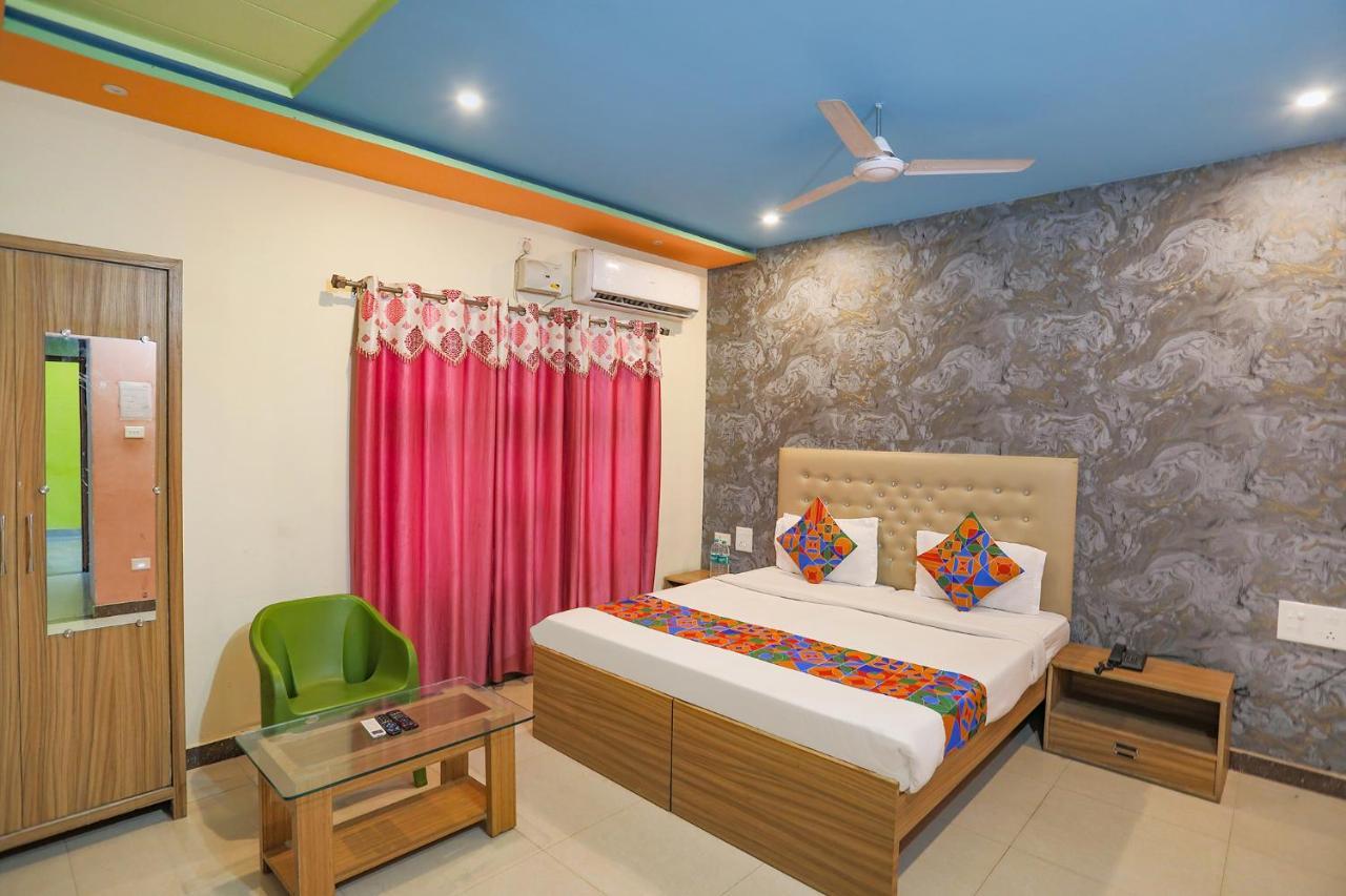 Fabhotel Kriti Green Varanasi Exteriör bild