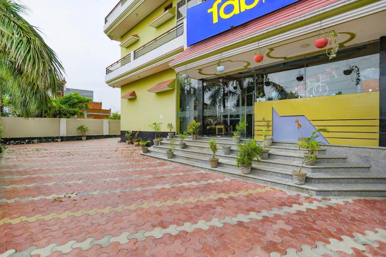 Fabhotel Kriti Green Varanasi Exteriör bild