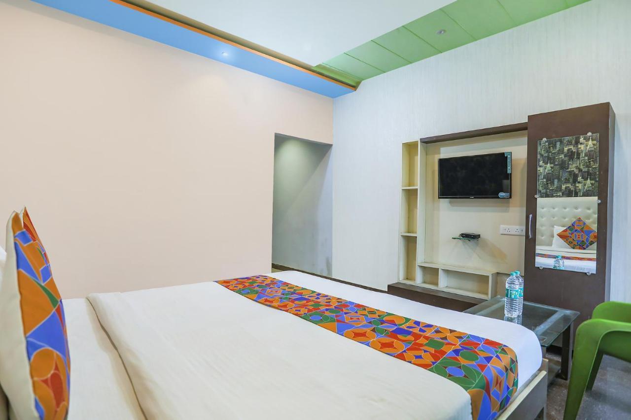 Fabhotel Kriti Green Varanasi Exteriör bild
