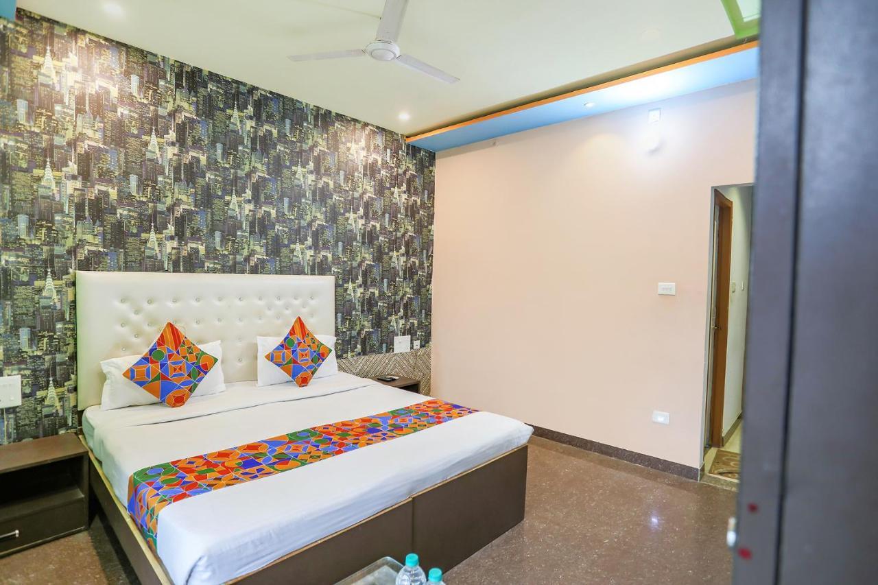 Fabhotel Kriti Green Varanasi Exteriör bild